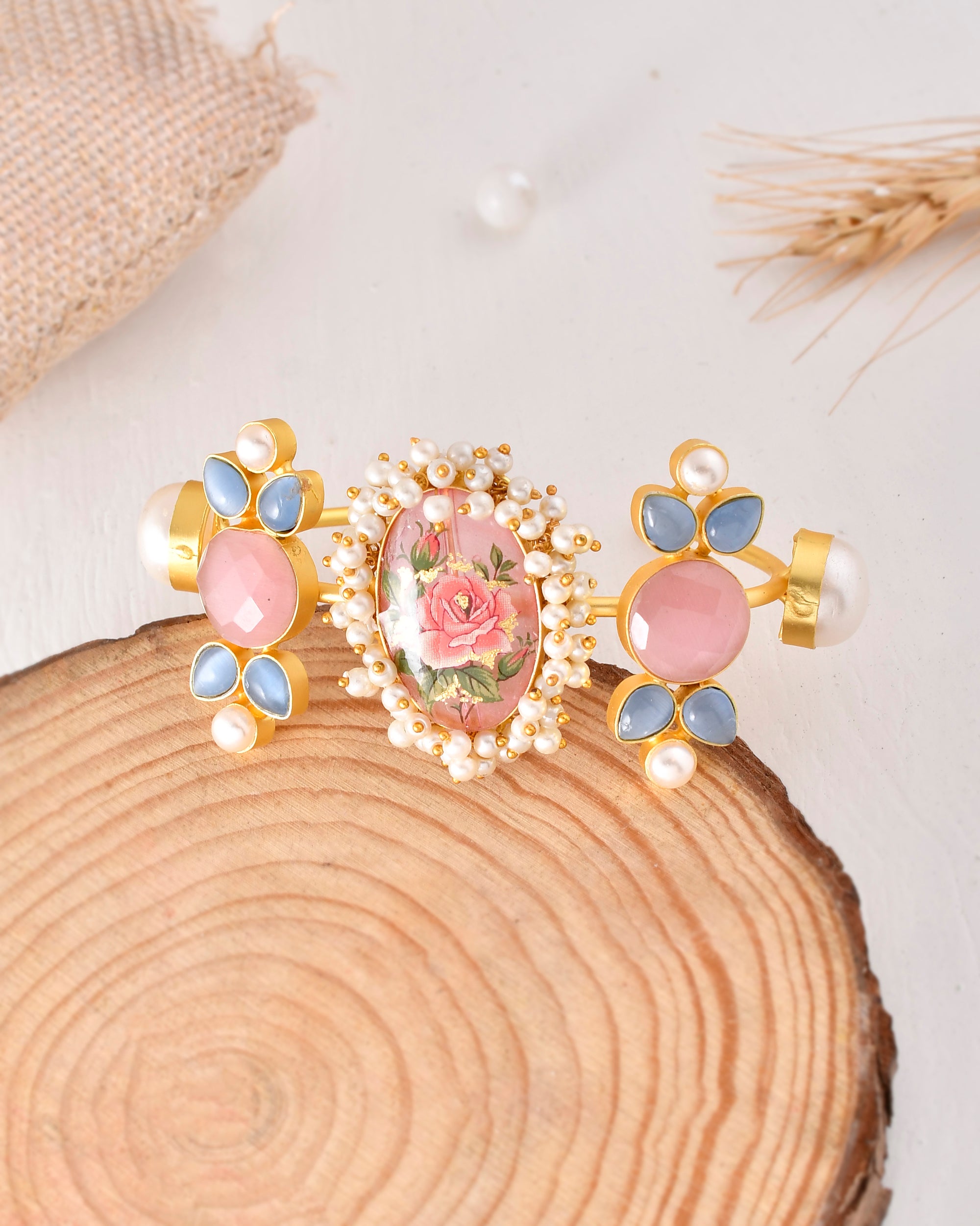 SASSY PINK MONALISA CUFF